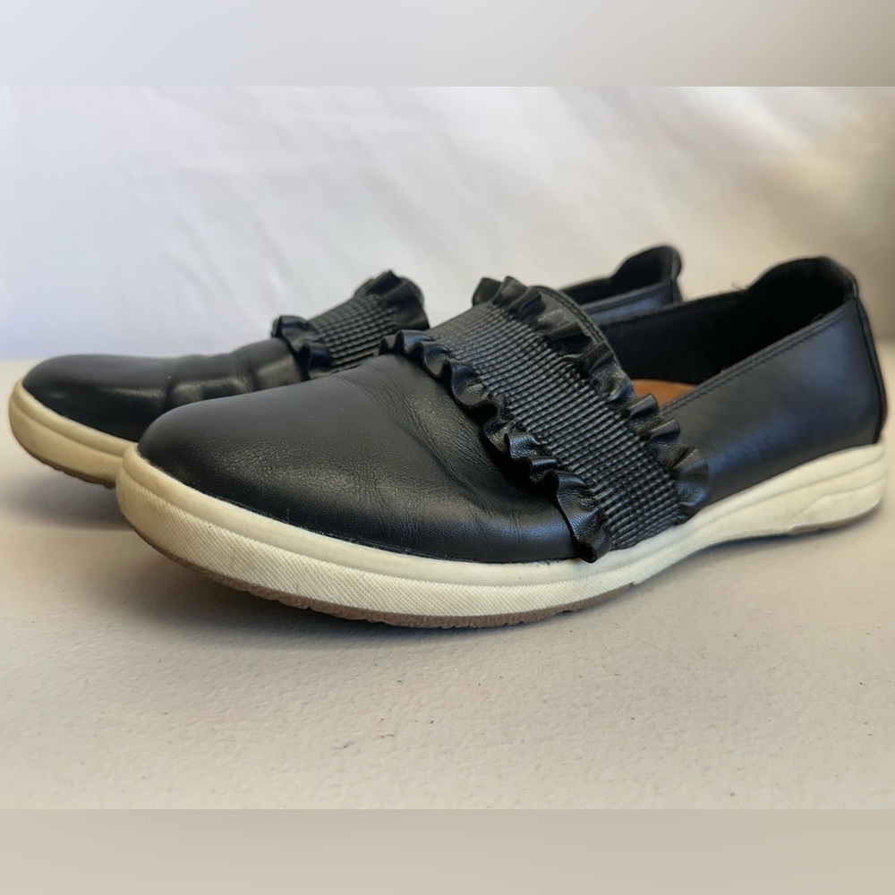Earth Origins Ellis Black Leather Slip-On Flats Women’s 9.5 Work Comfort